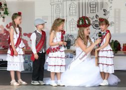 Dornburg Krohnt Neue Rosenkoenigin 11